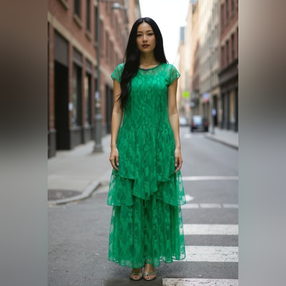 THE  PIRAMID COLLECTION Elegant Green Layered Dress SIZE SMALL